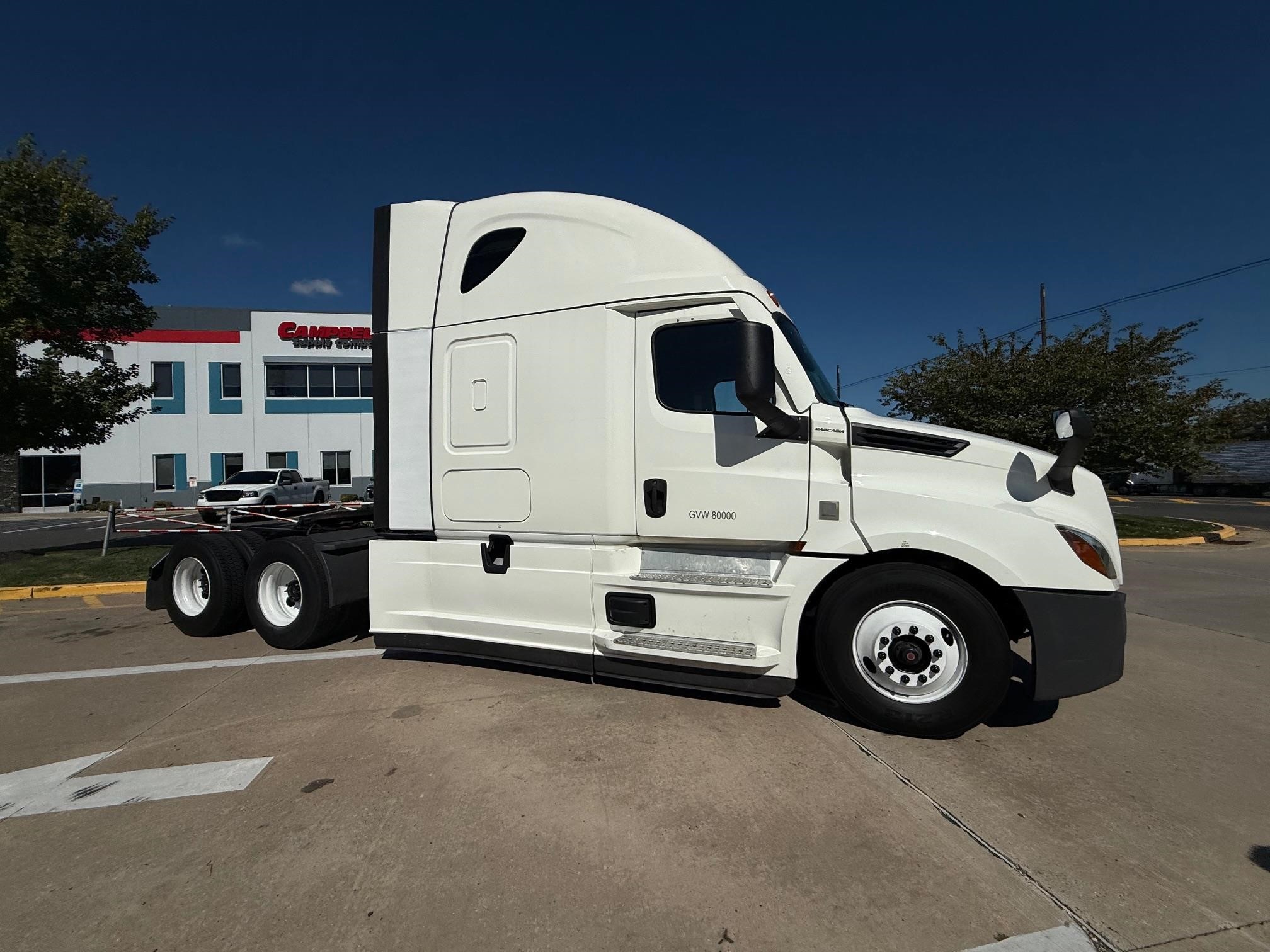 2022 Freightliner Cascadia in Midlantic, NJ