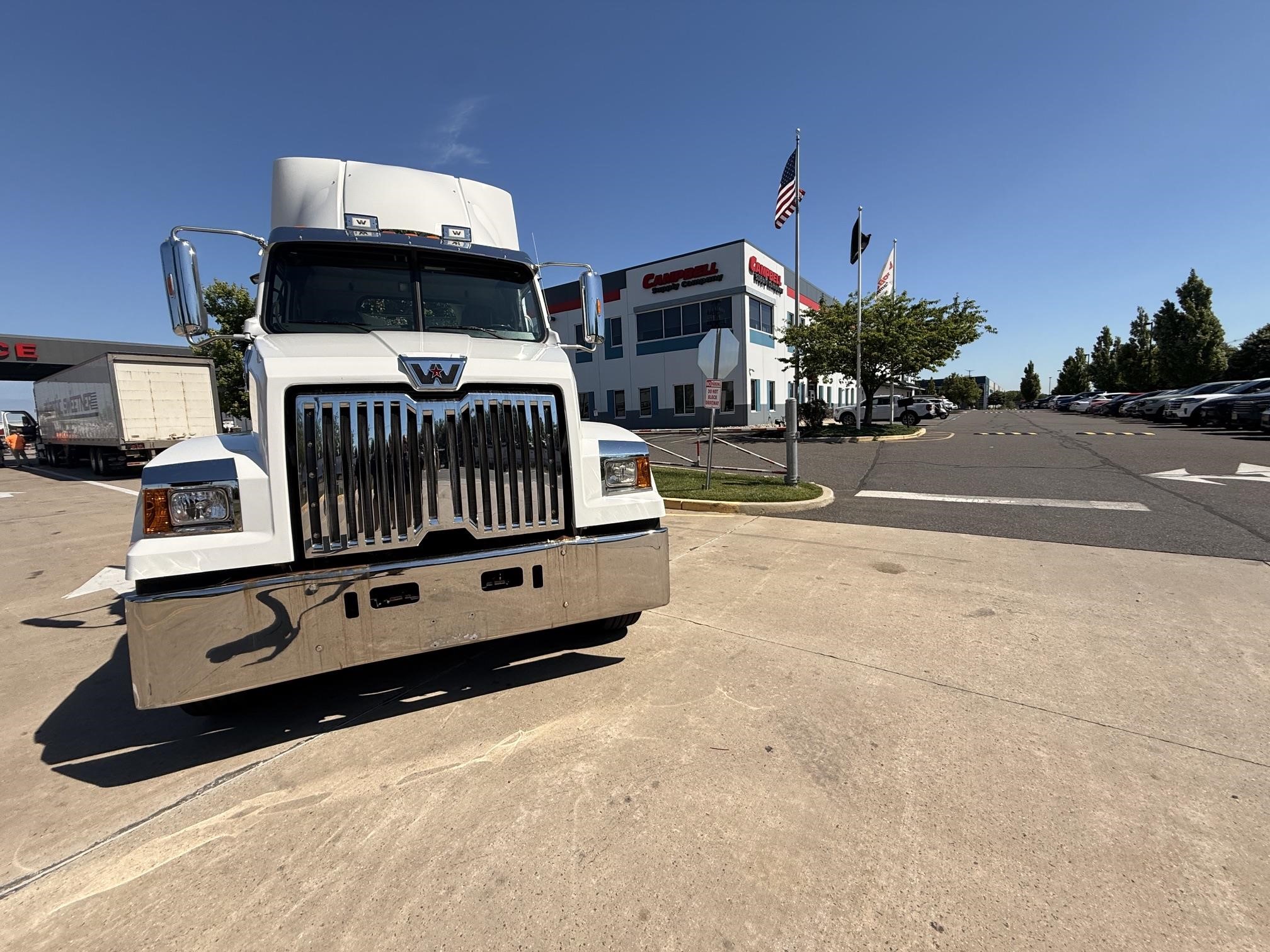 2020 Western Star 4700 — photo 2
