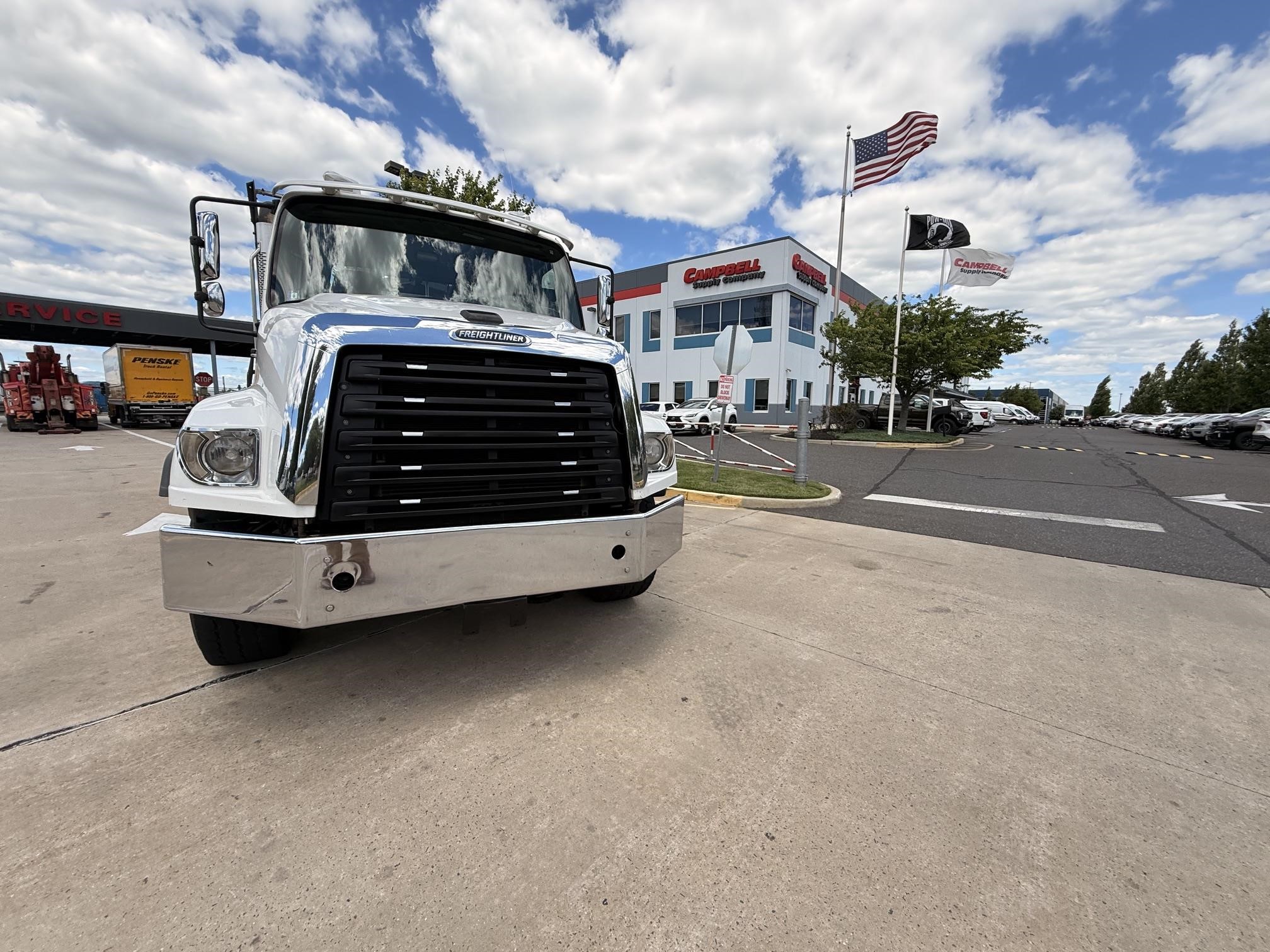 2020 Freightliner 114SD — photo 2