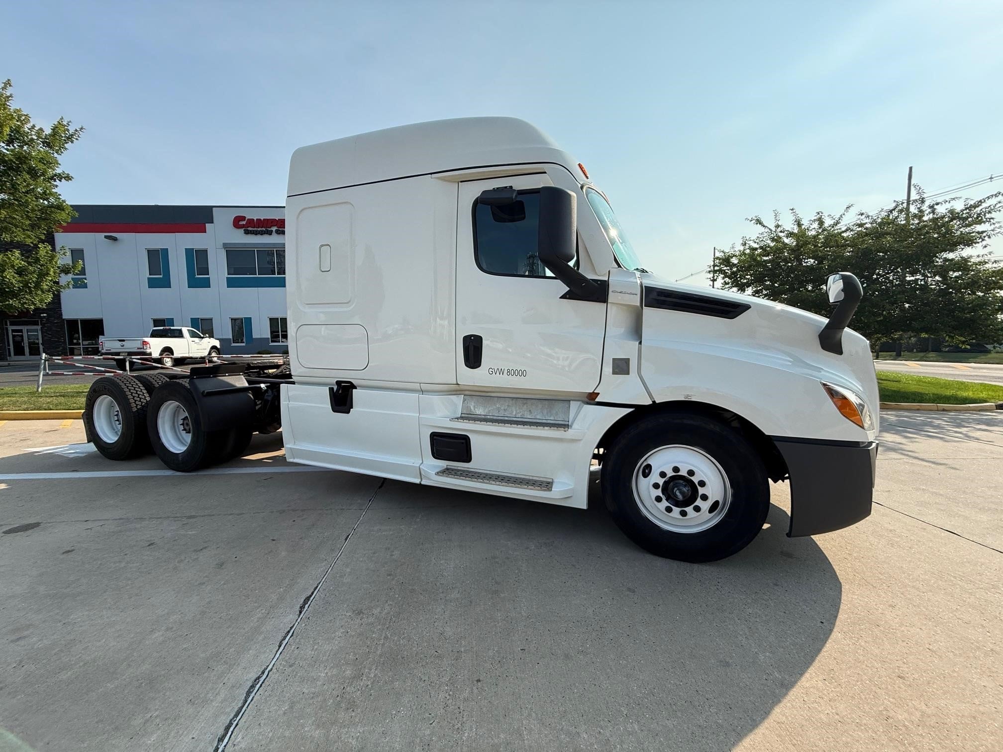 2022 Freightliner Cascadia in Midlantic, NJ — photo 5