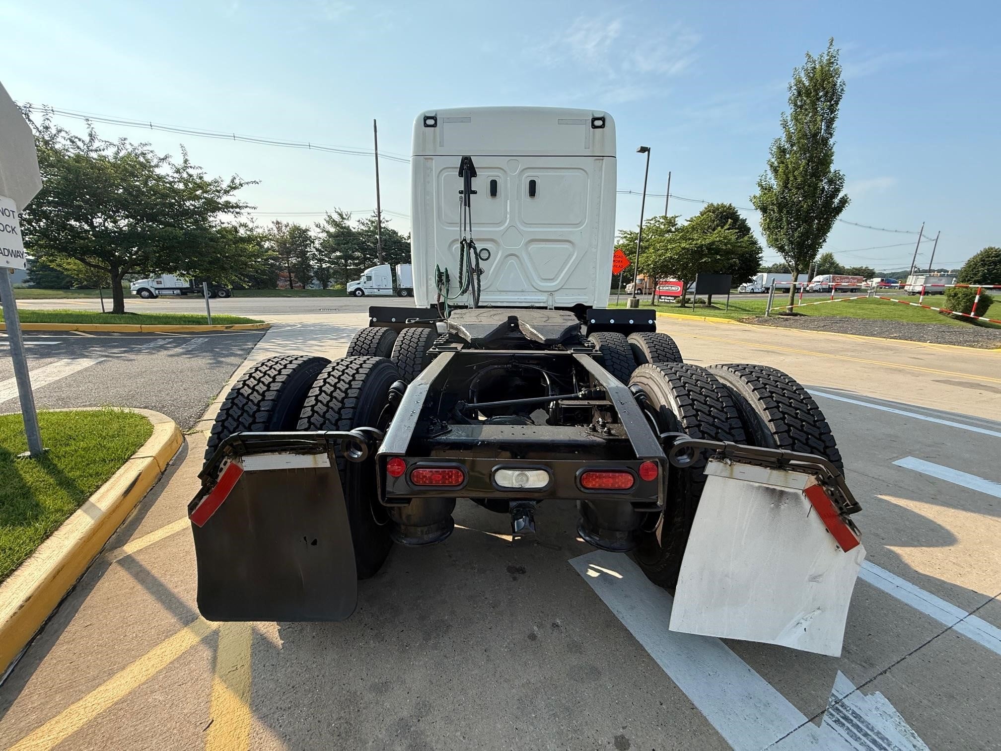 2022 Freightliner Cascadia in Midlantic, NJ — photo 8
