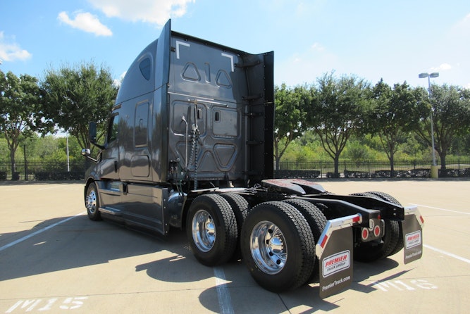 2021 Freightliner Cascadia 126" Sleeper Cab photo 3