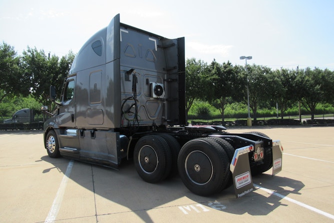 2021 Freightliner Cascadia 126" Sleeper Cab photo 3