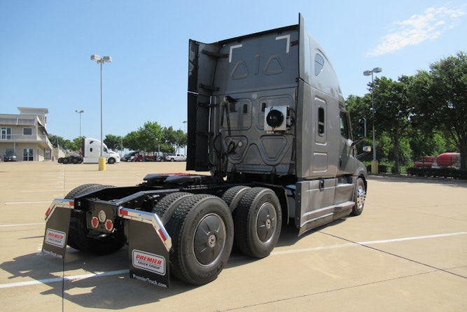 2021 Freightliner Cascadia 126" Sleeper Cab photo 4