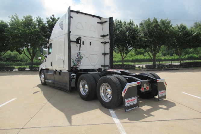 2024 Freightliner Cascadia 126" Sleeper Cab photo 3