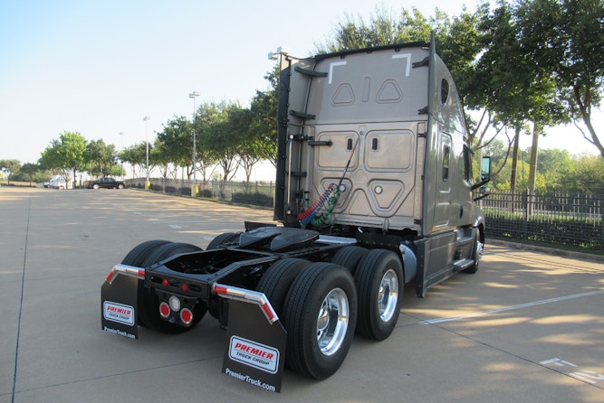 2023 Freightliner Cascadia 126" Sleeper Cab photo 4