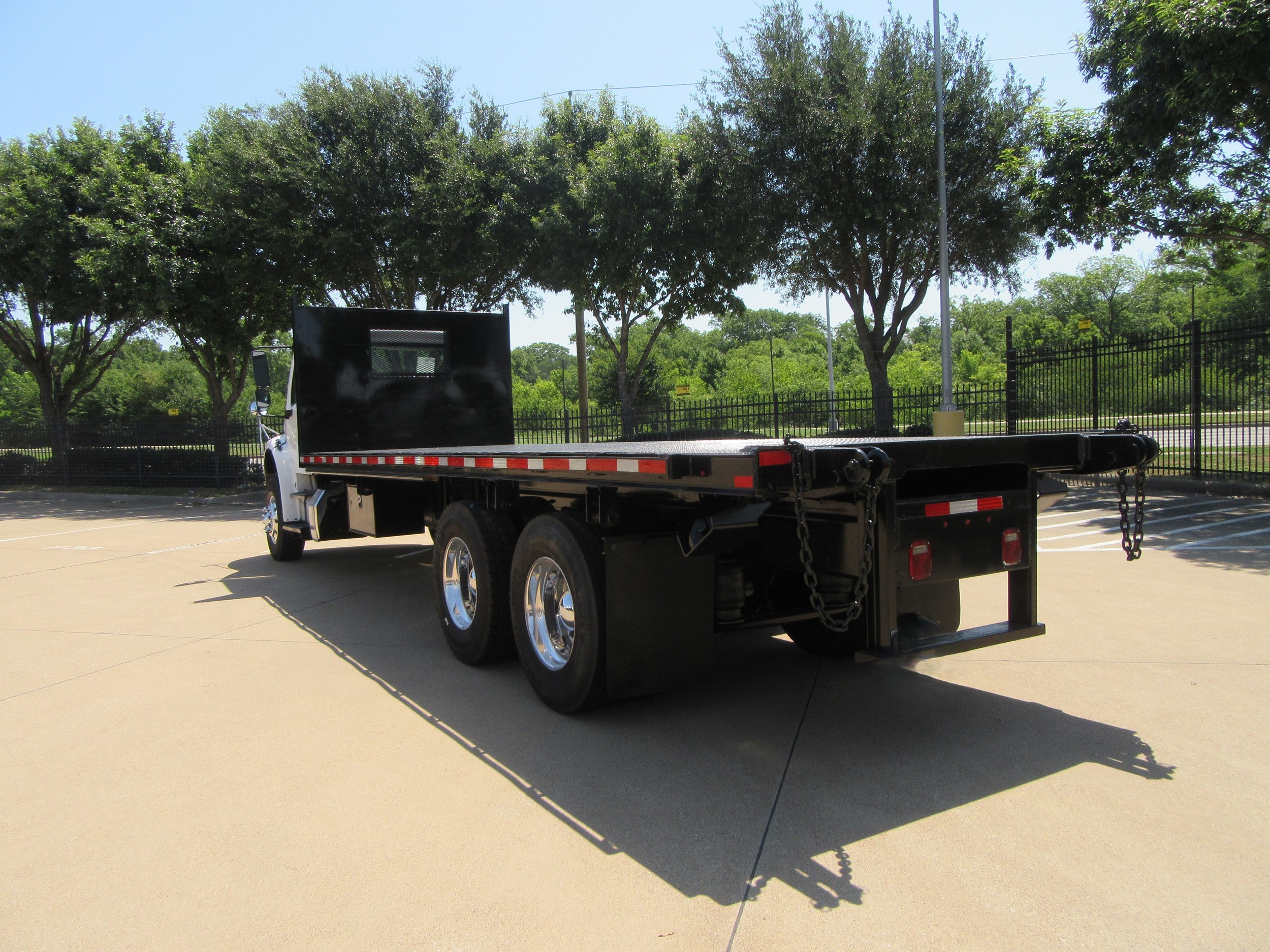 2017 Freightliner eM2 — photo 3