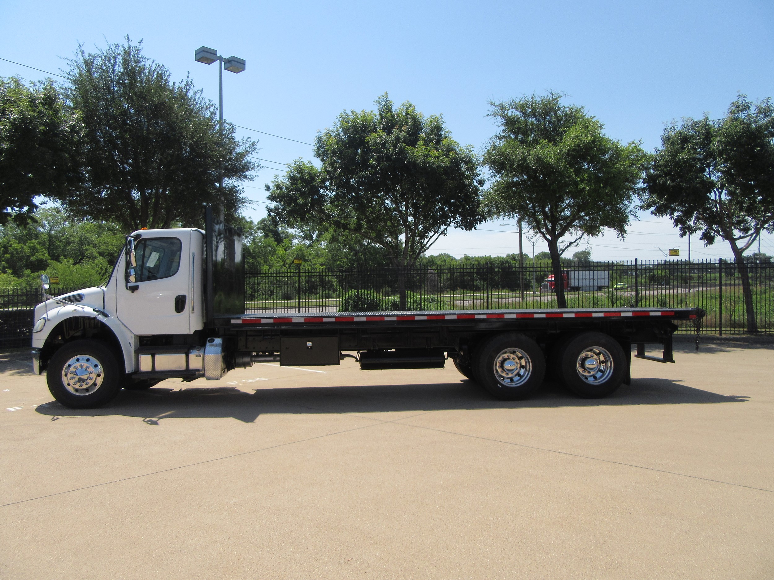 2017 Freightliner eM2 — photo 6