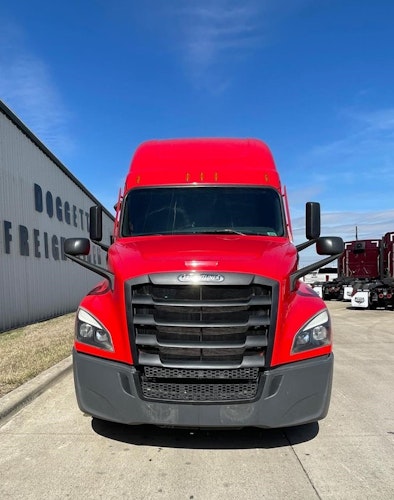 2023 Freightliner Cascadia 126" Sleeper Cab photo 3