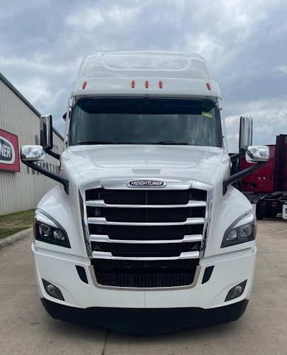 2023 Freightliner Cascadia 126" Sleeper Cab photo 3