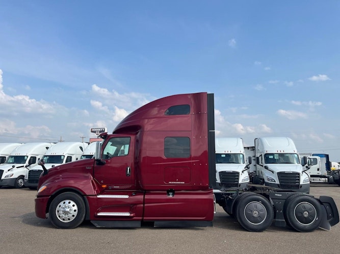 2022 International LT625 LT photo 2