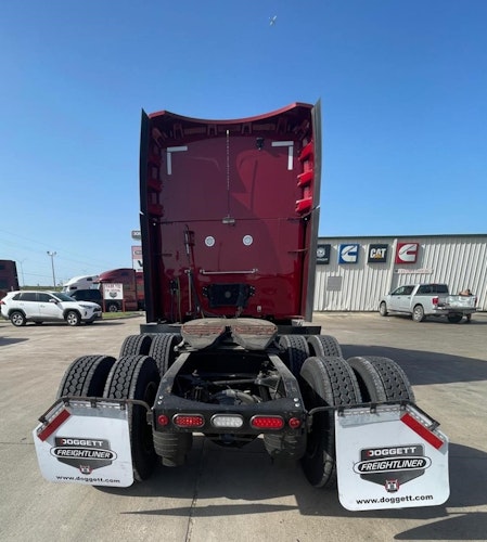 2023 Peterbilt 579 photo 4