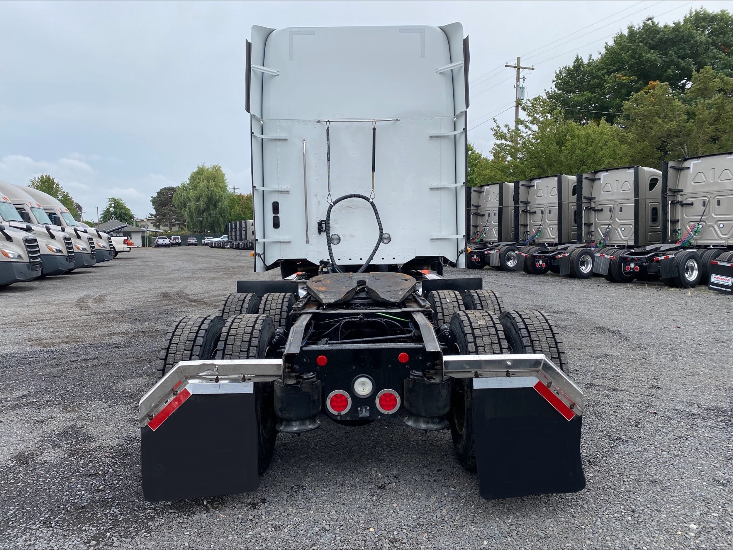 2023 Freightliner 122SD in Portland, OR — photo 4