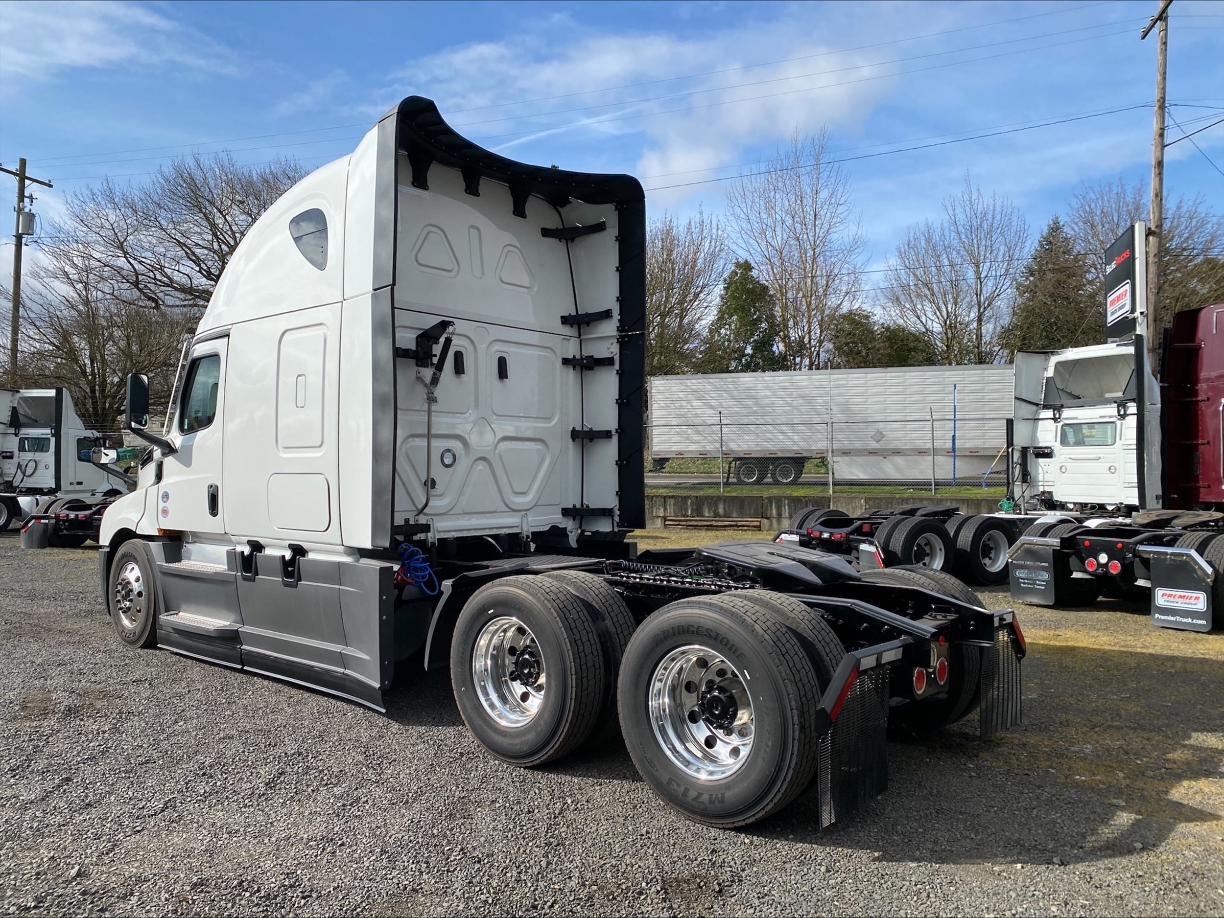 2026 Freightliner Cascadia in Portland, OR — photo 3