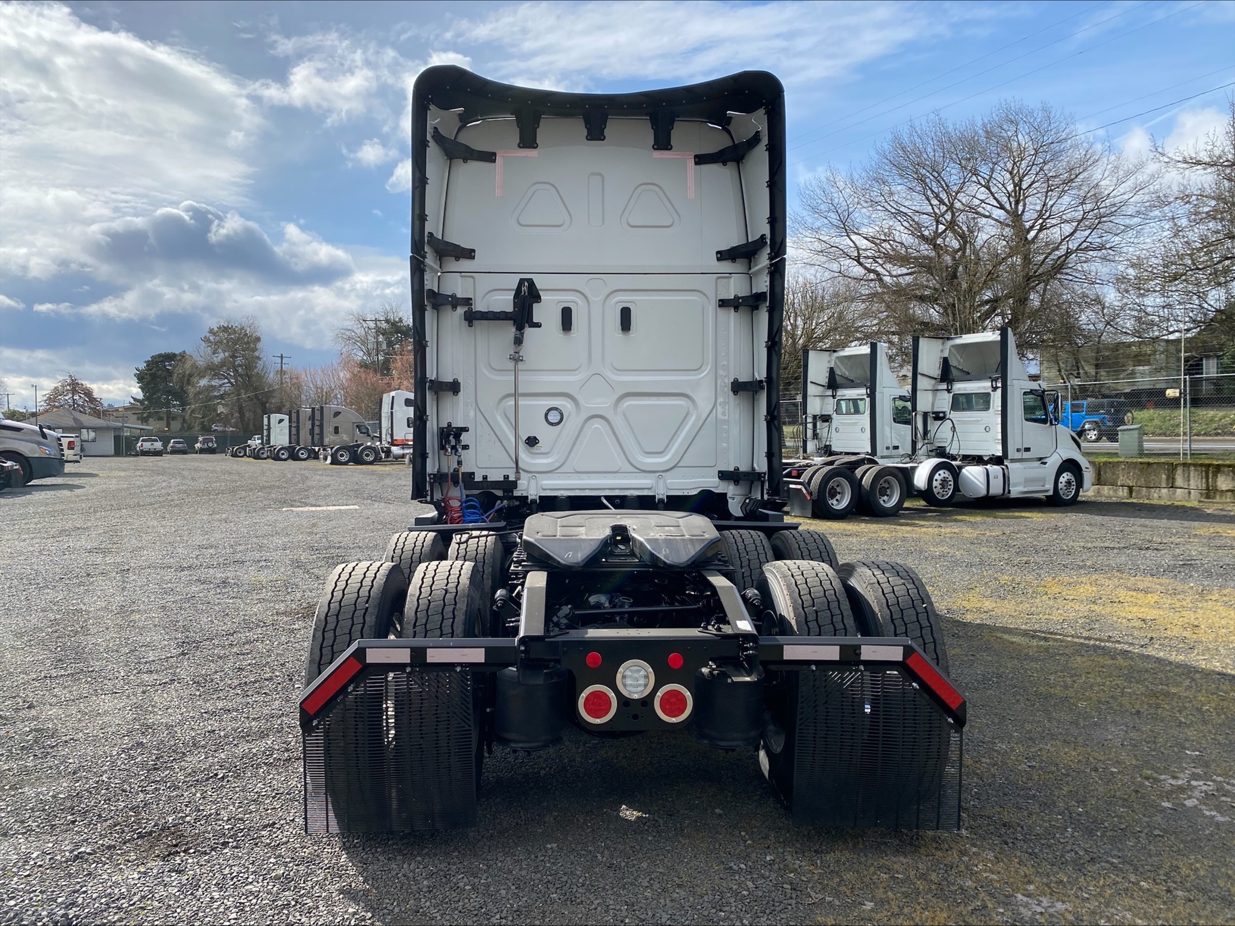 2026 Freightliner Cascadia in Portland, OR — photo 4