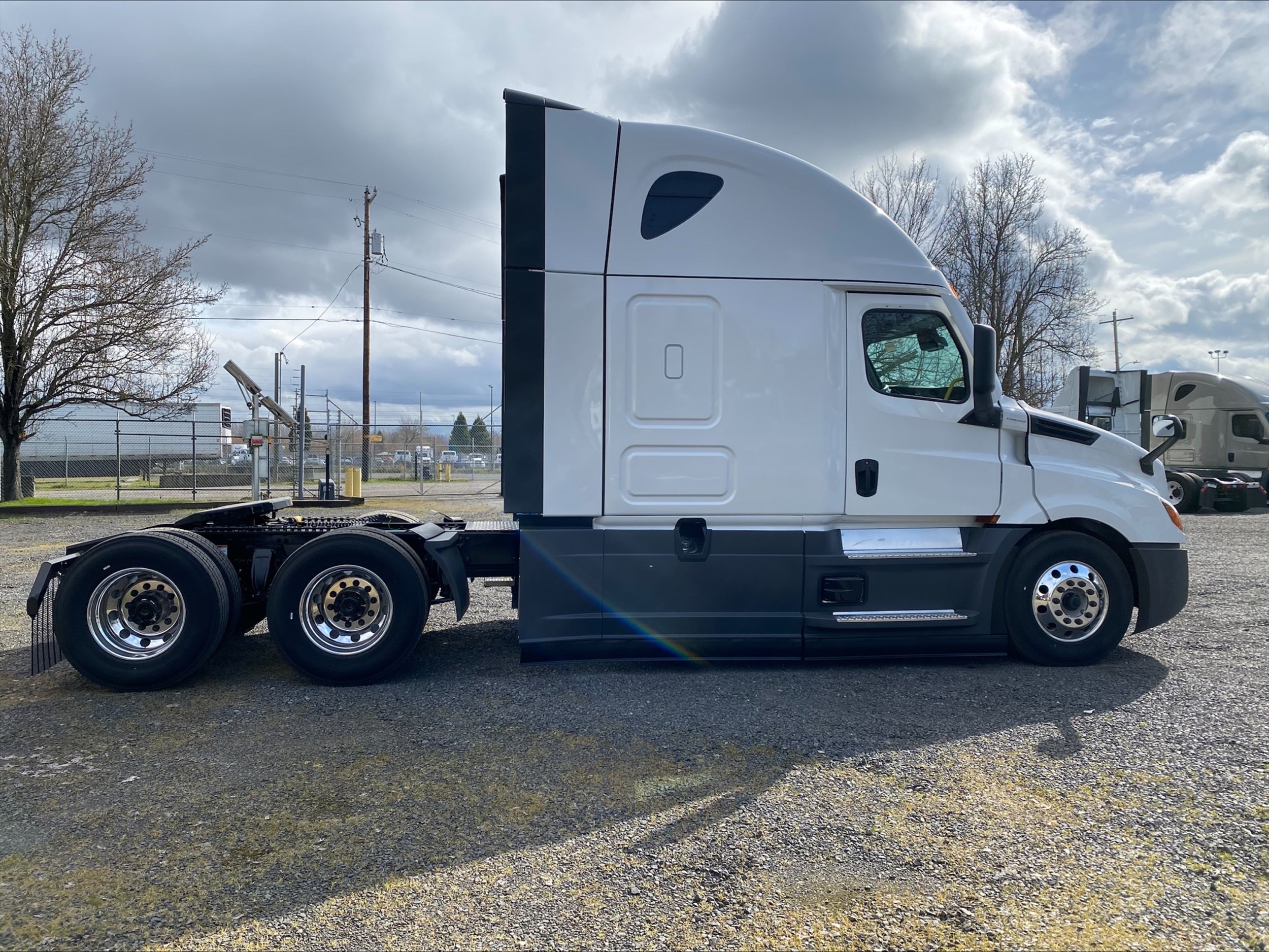 2026 Freightliner Cascadia in Portland, OR — photo 6
