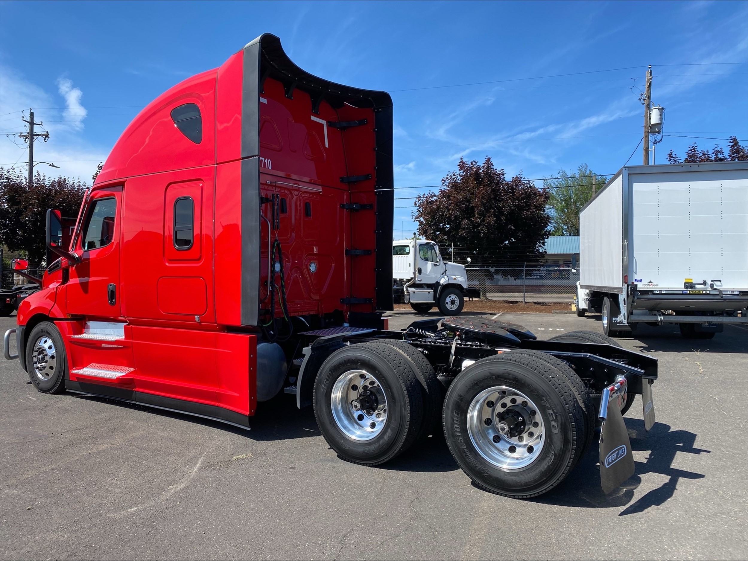2026 Freightliner Cascadia — photo 3
