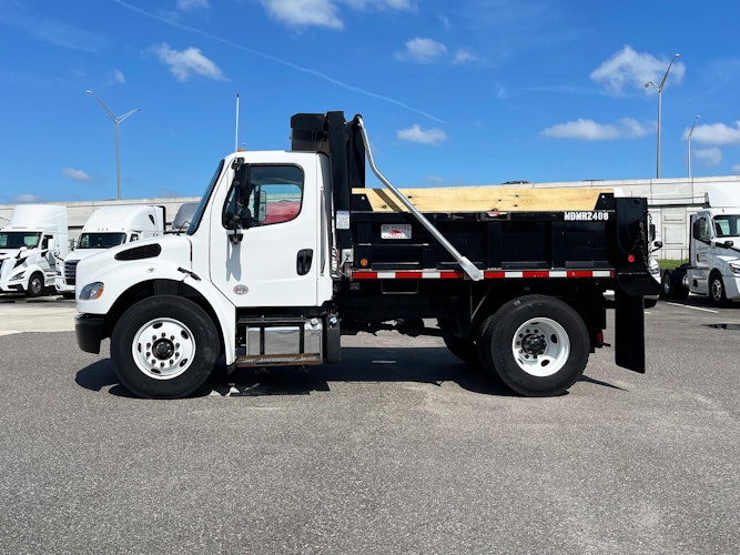 2021 Freightliner M2 106 Medium Duty photo 3