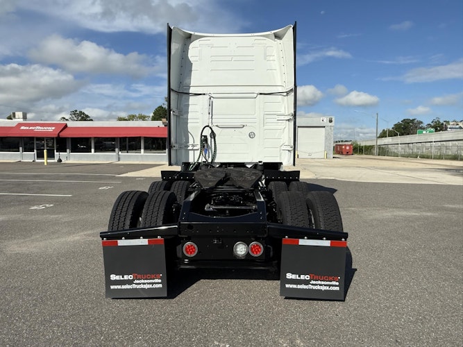 2024 Volvo Truck VNL photo 3