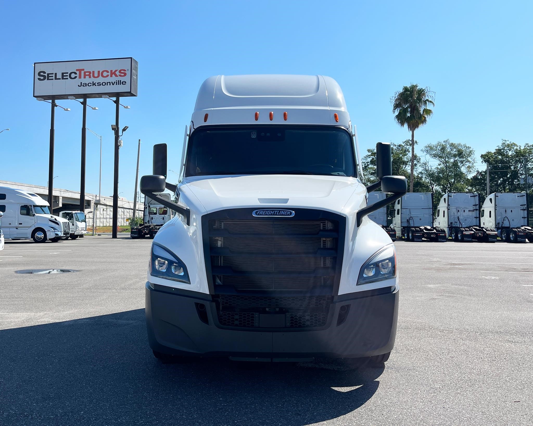 2024 Freightliner Cascadia in Jacksonville, FL — photo 2