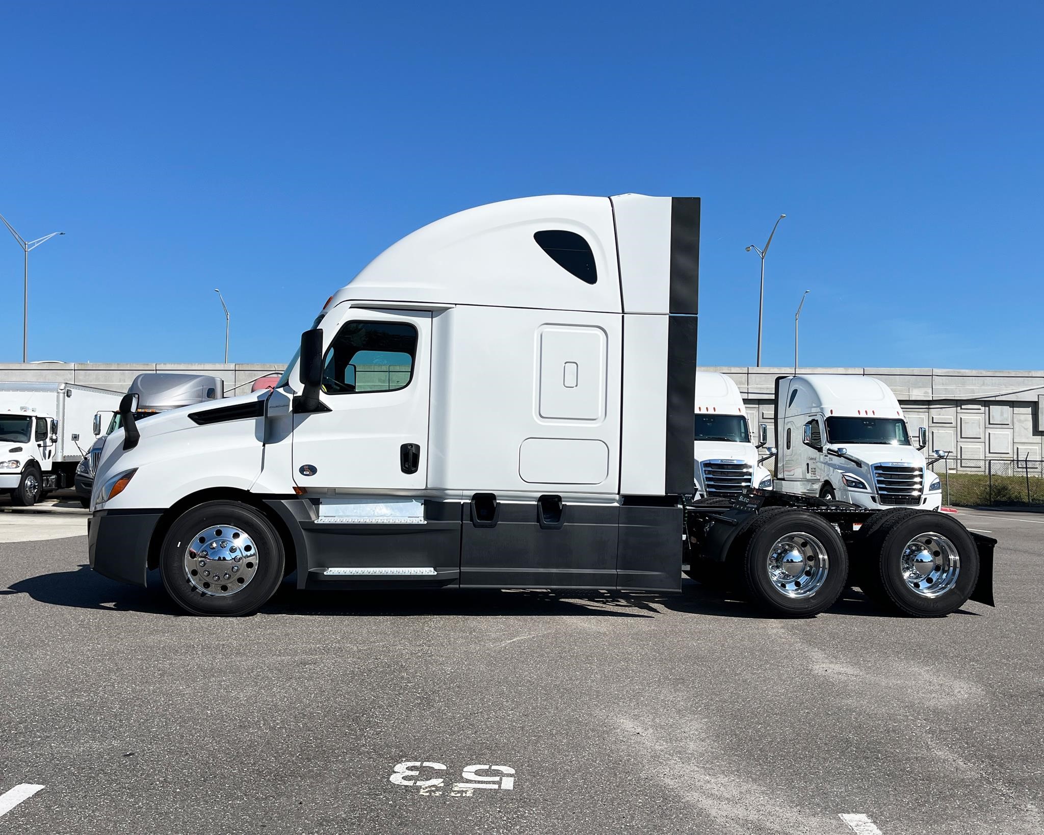2024 Freightliner Cascadia in Jacksonville, FL — photo 4