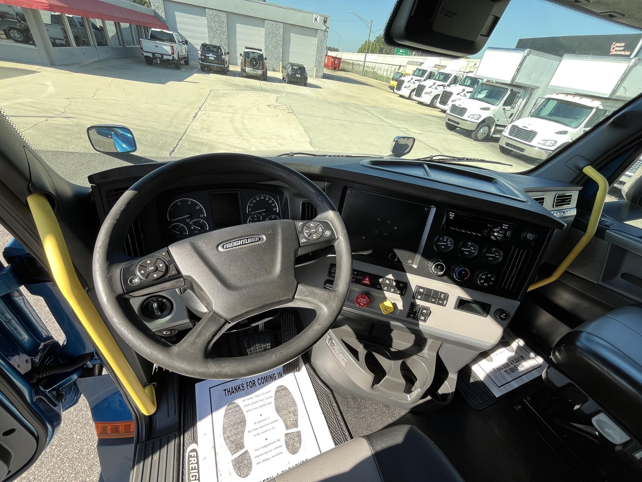 2021 Freightliner Cascadia in Jacksonville, FL — photo 6