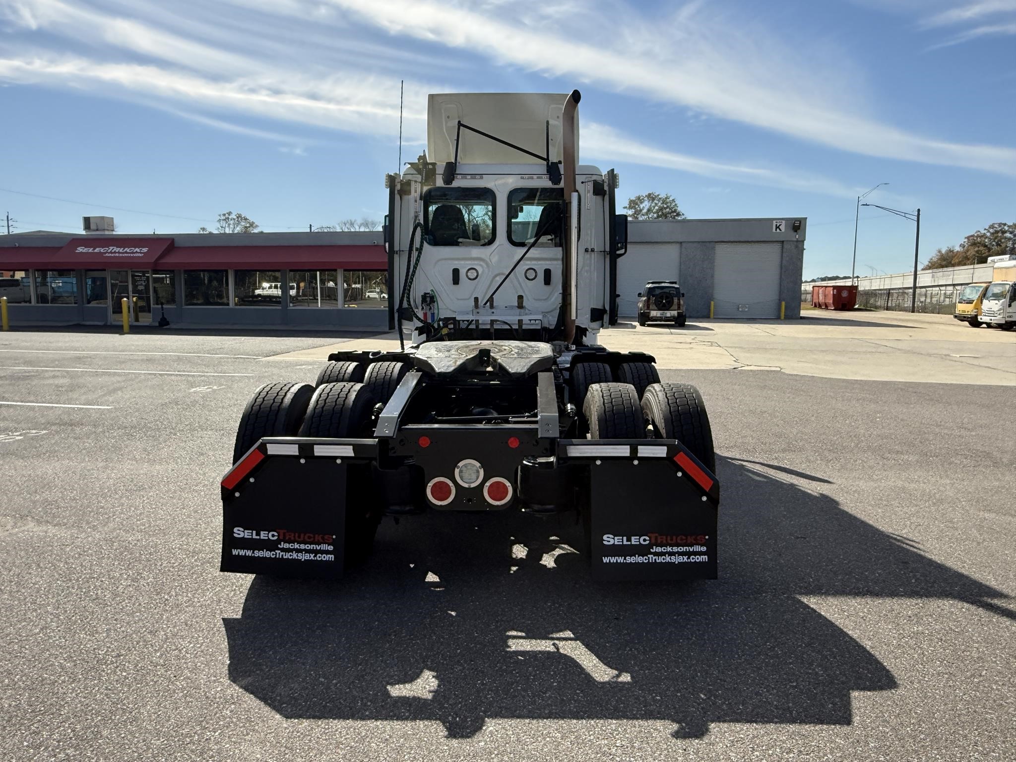2022 Freightliner Cascadia in Jacksonville, FL — photo 3