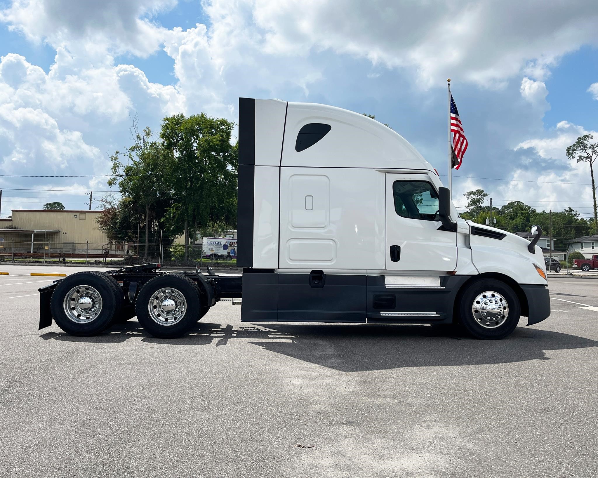 2023 Freightliner Cascadia in Jacksonville, FL — photo 5