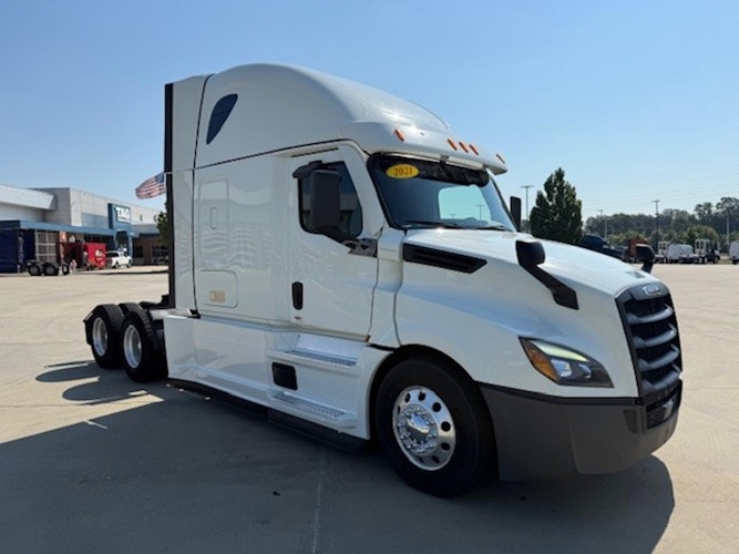 2021 Freightliner Cascadia 126" Sleeper Cab photo 3