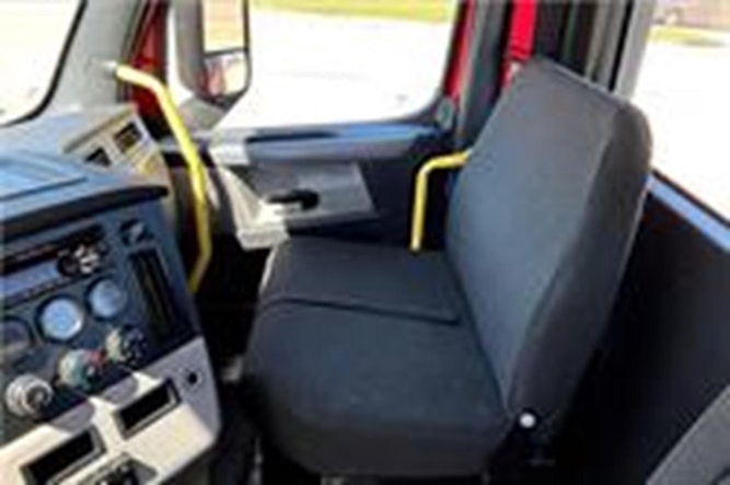 2021 Freightliner Cascadia 126" Day cab photo 4