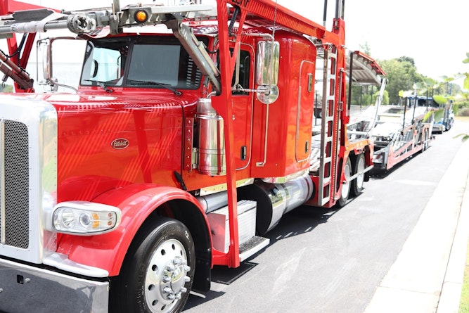 2022 Peterbilt 389 photo 4