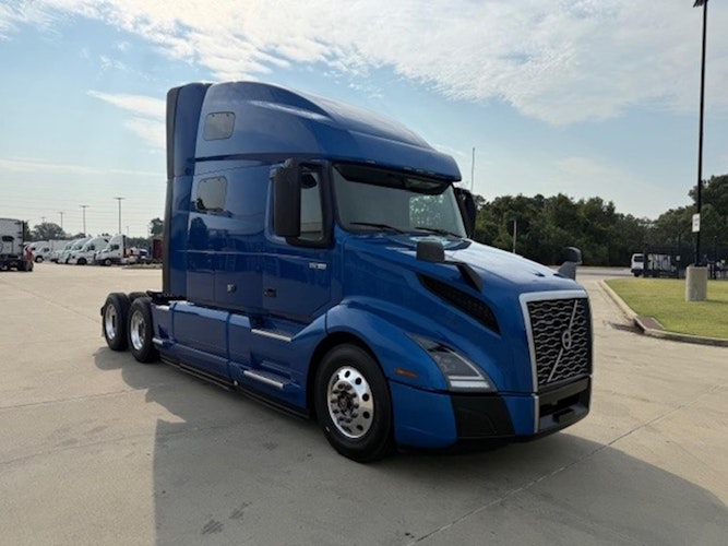 2021 Volvo Truck VNL photo 3