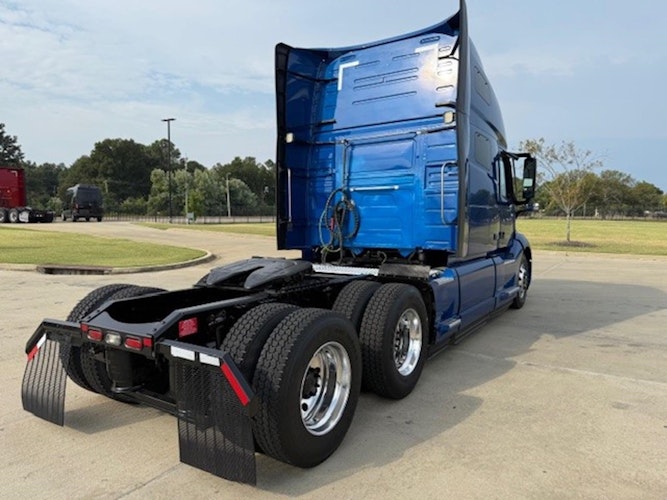 2021 Volvo Truck VNL photo 4