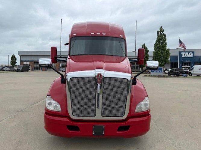2020 Kenworth T680 photo 2