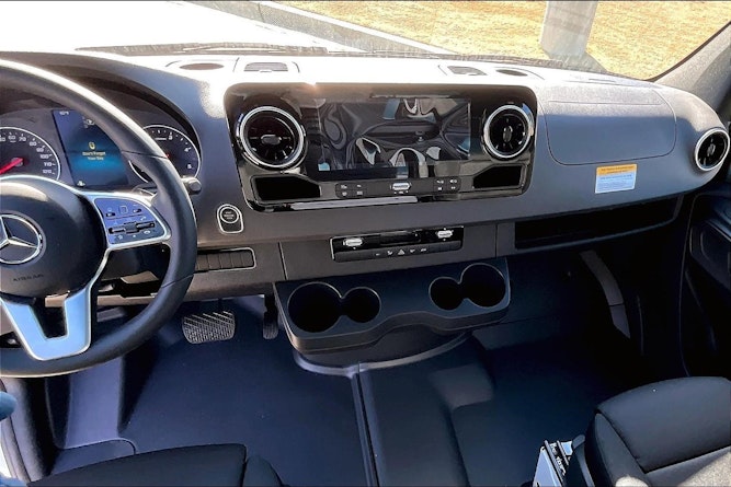 2024 Mercedes Benz Sprinter 2500 photo 2