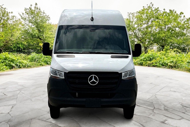 2024 Mercedes Benz Sprinter 3500 photo 3