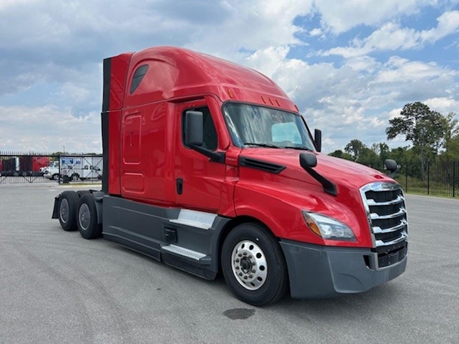 2022 Freightliner Cascadia 126" Sleeper Cab photo 3