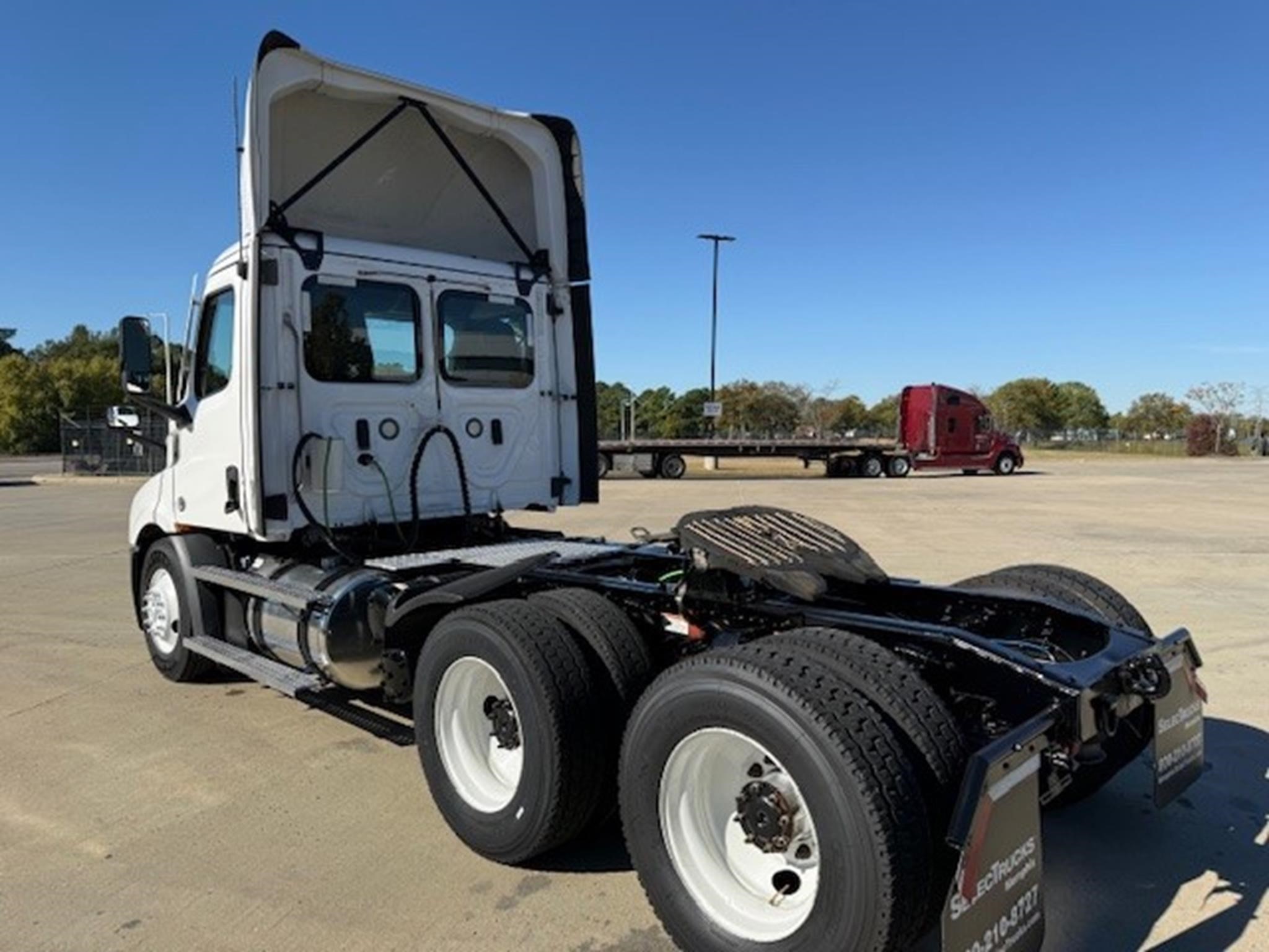2022 Freightliner Cascadia in Memphis, TN — photo 6