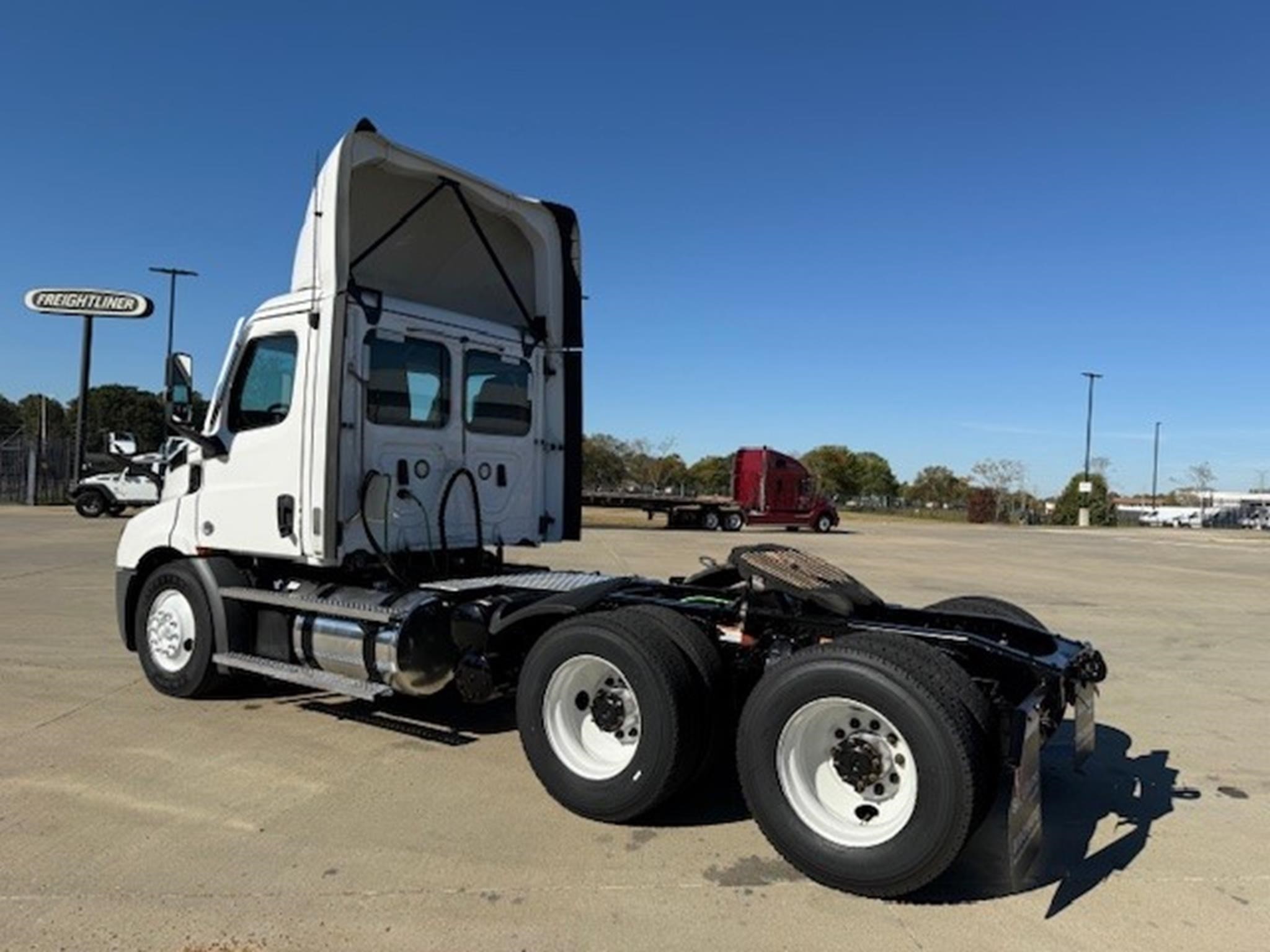 2022 Freightliner Cascadia in Memphis, TN — photo 7