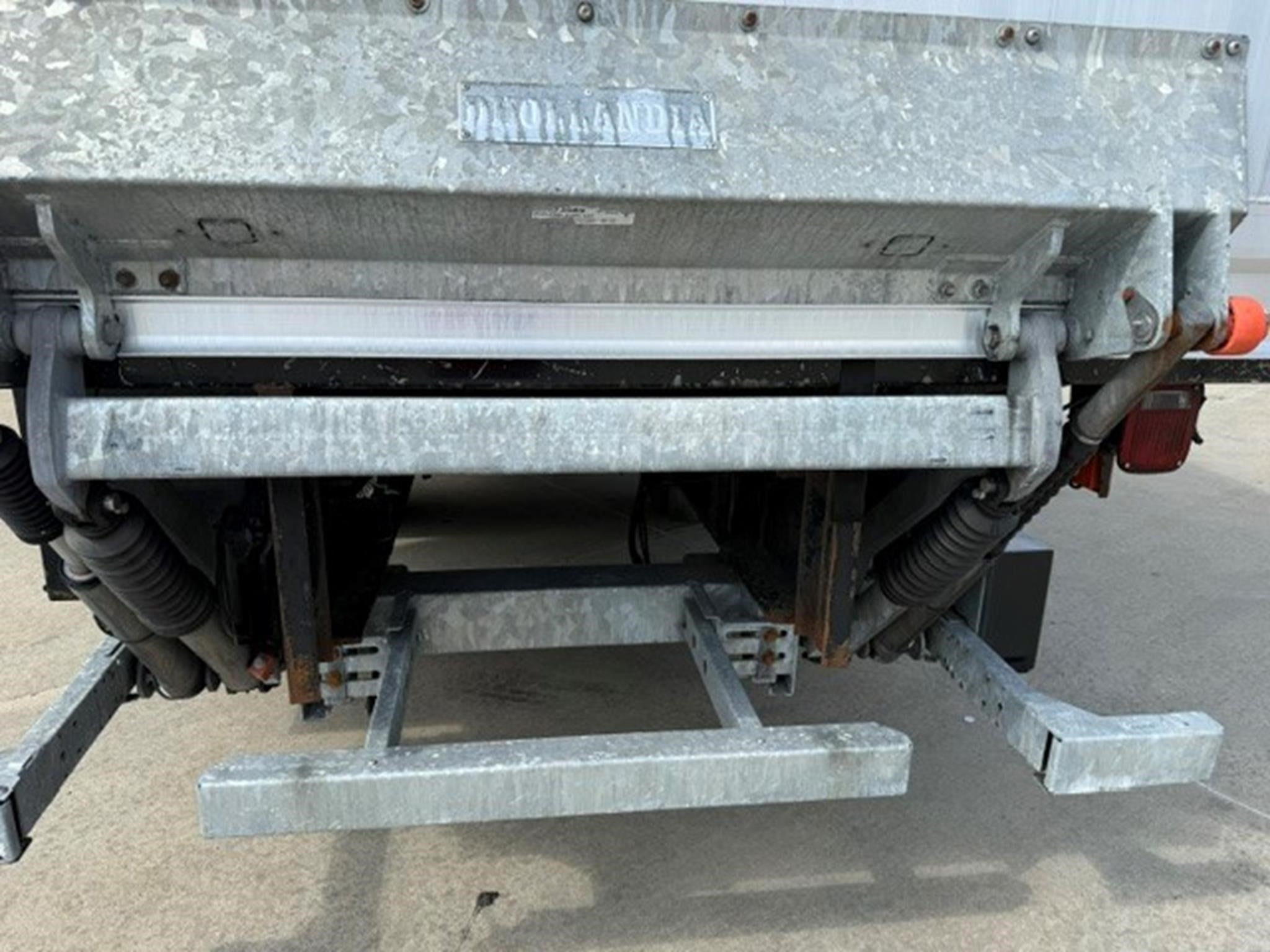 2019 Freightliner eM2 — photo 8