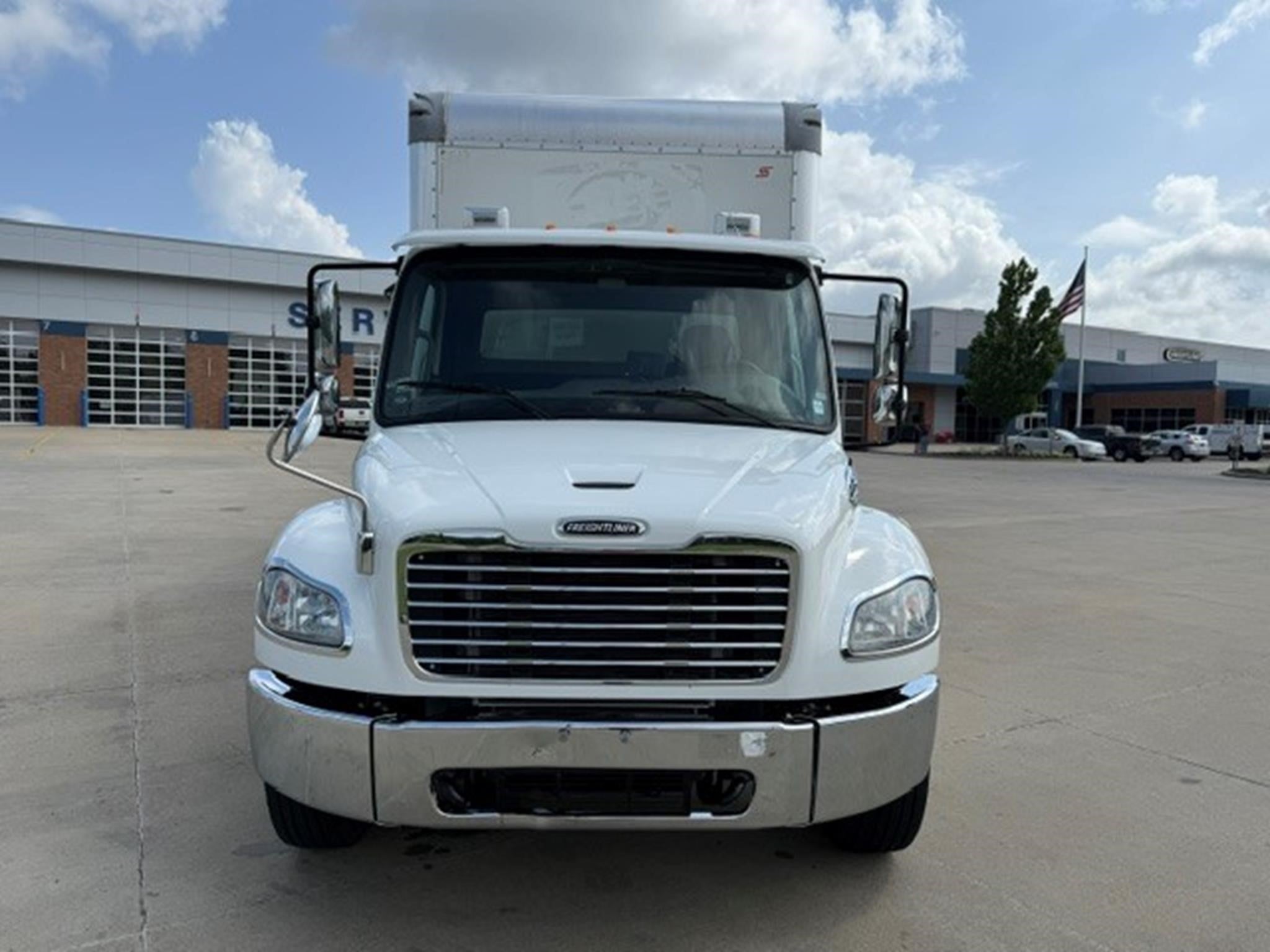 2019 Freightliner eM2 — photo 2
