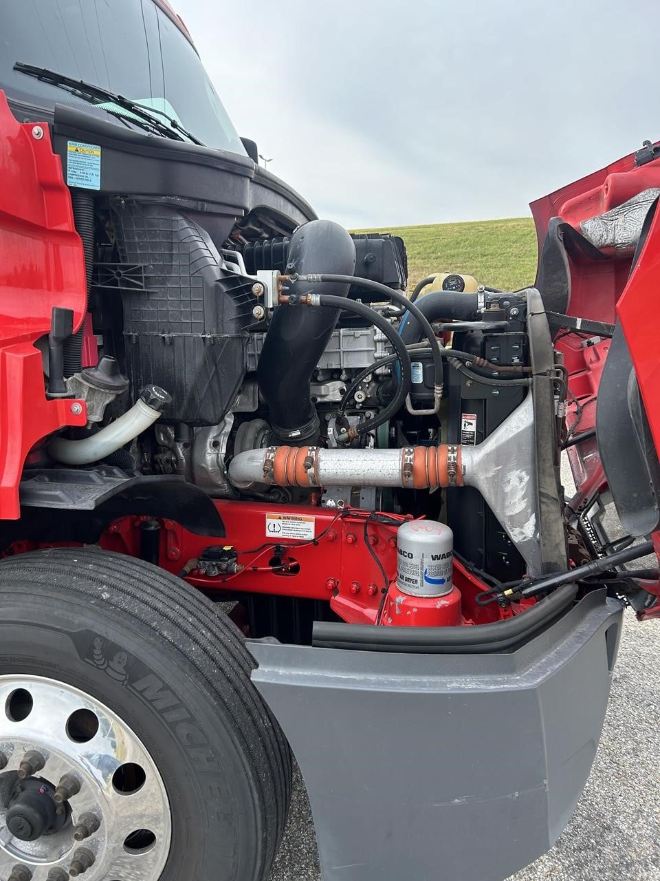 2019 Freightliner Cascadia — photo 8