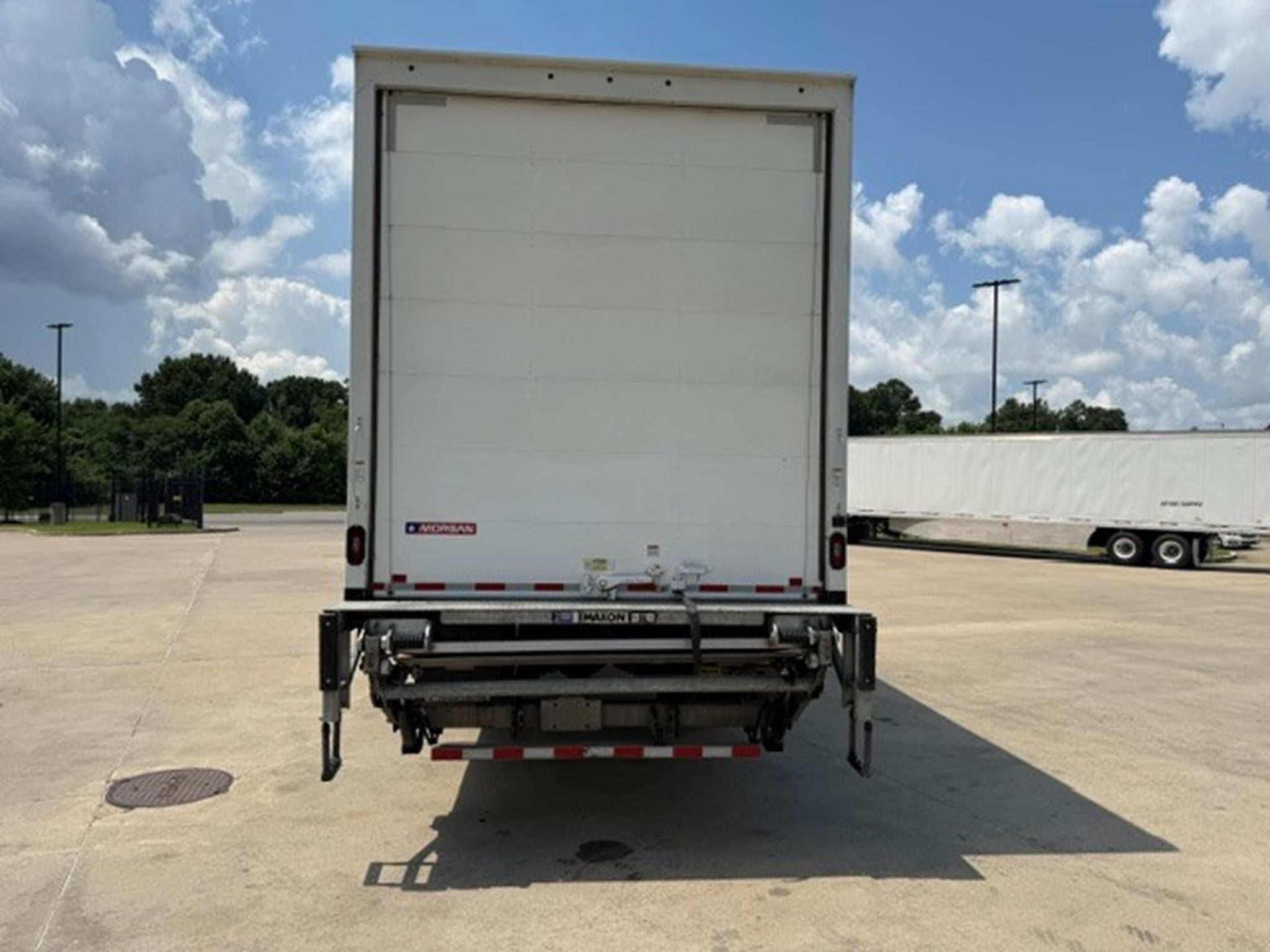 2024 Freightliner eM2 — photo 6