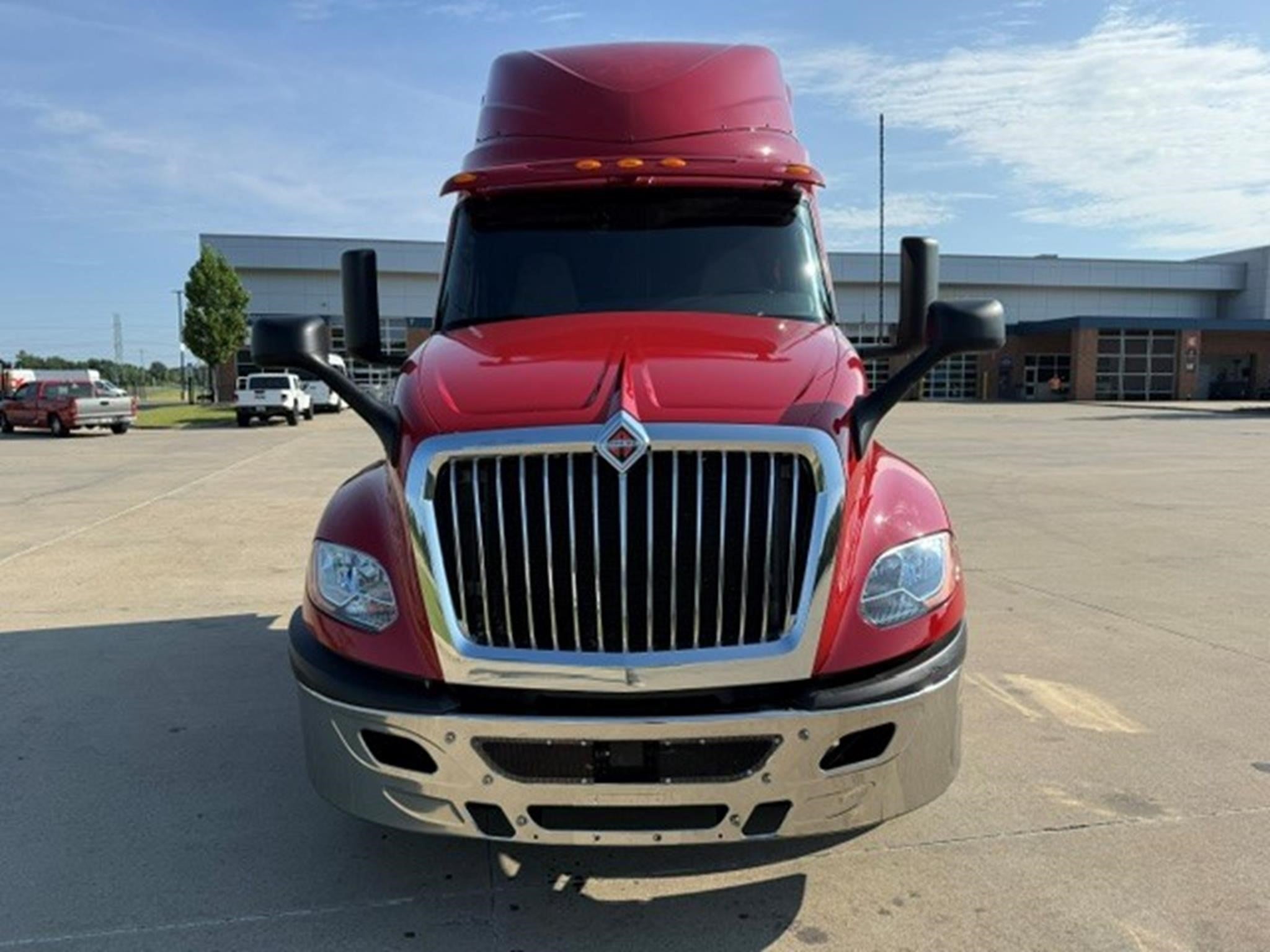 2021 International LT — photo 2
