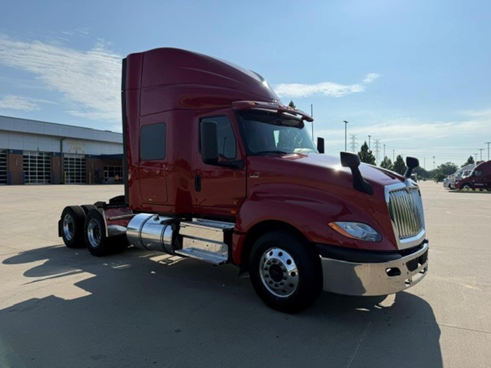 2021 International LT — photo 3