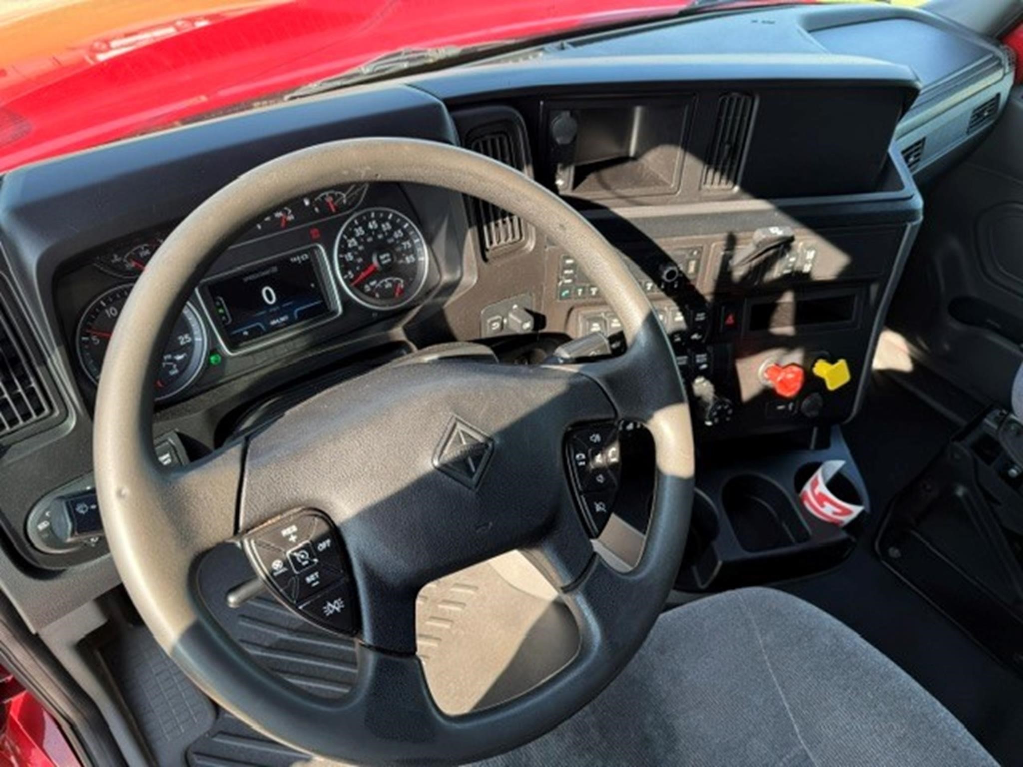 2021 International LT — photo 8