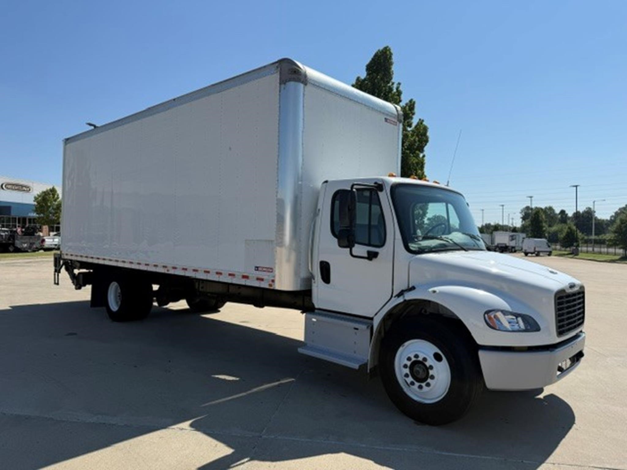 2024 Freightliner eM2 — photo 3