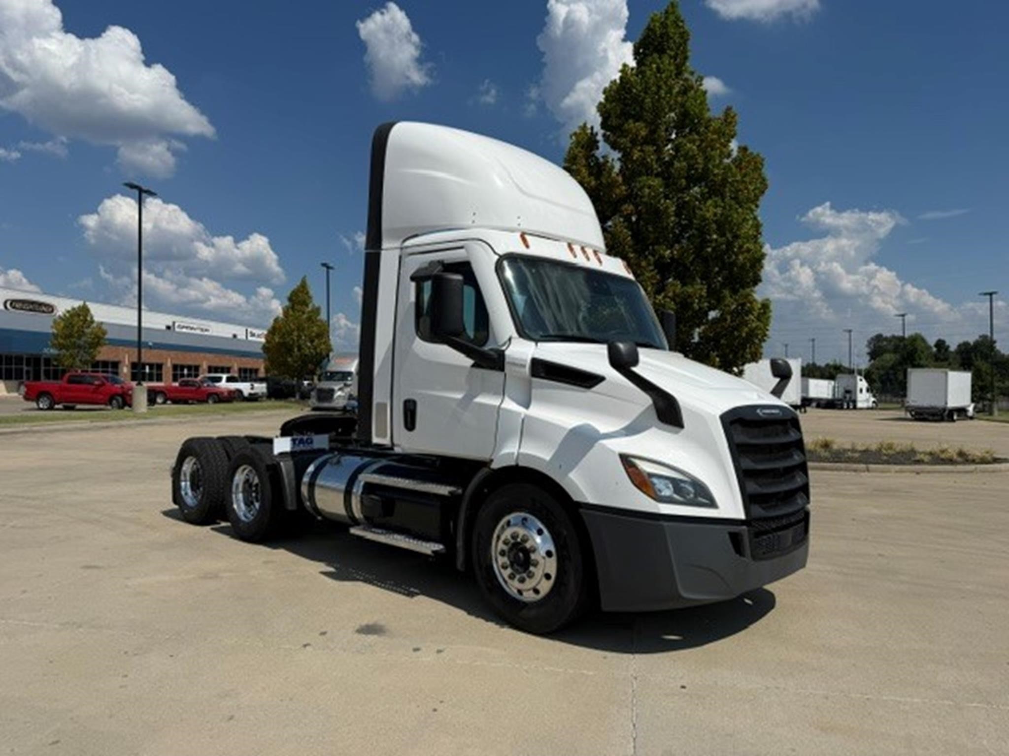 2022 Freightliner Cascadia in Memphis, TN — photo 3