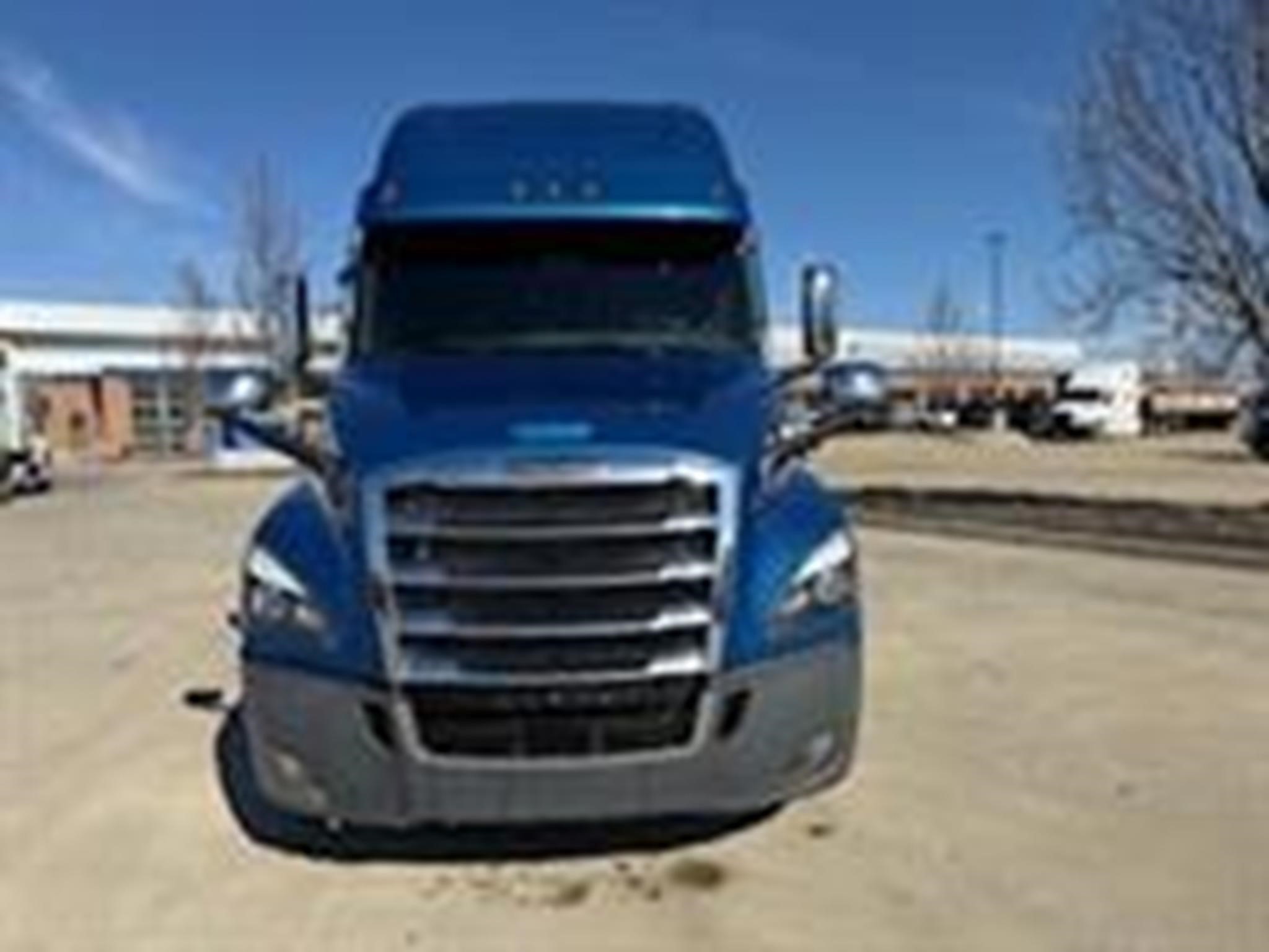 2021 Freightliner in Memphis, TN — photo 2