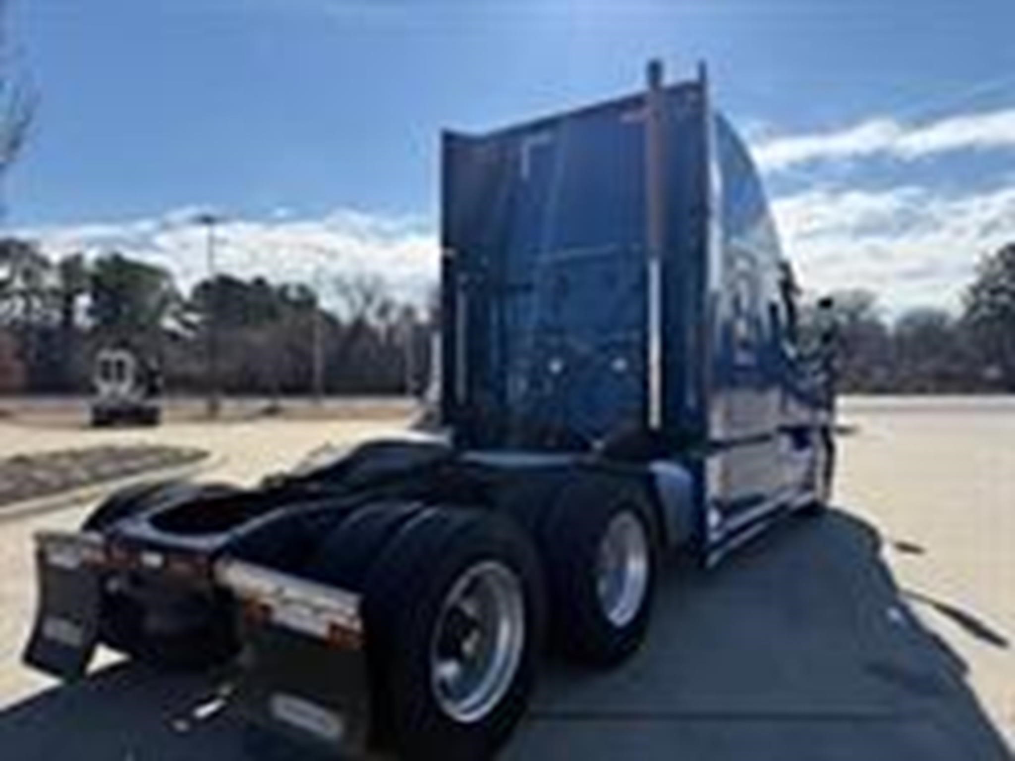 2021 Freightliner in Memphis, TN — photo 4
